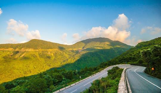 hai van pass fresh air tour
